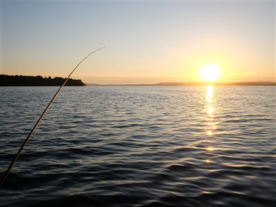 Solnedgang - fisketuren er ved at være slut.